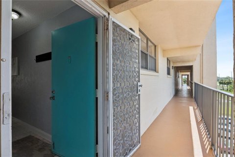 Copropriété à vendre à Daytona Beach, Floride: 2 chambres, 98.1 m2 № 2201833 - photo 8