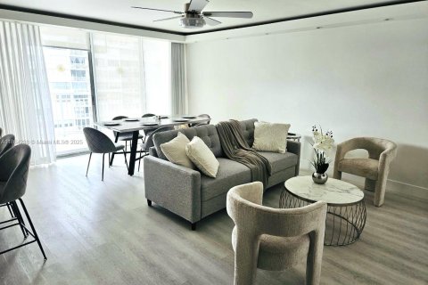 Снять в аренду кондоминиум в Авентура, Флорида 2 спальни, 145.39м2, № 1957372 - фото 3