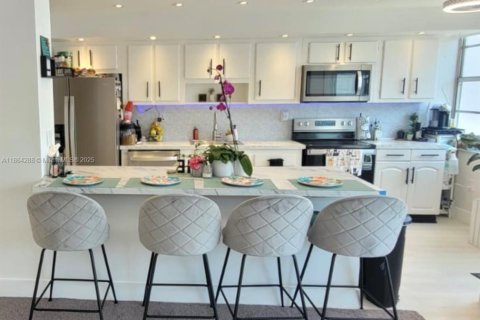 Снять в аренду кондоминиум в Авентура, Флорида 2 спальни, 145.39м2, № 1957372 - фото 5