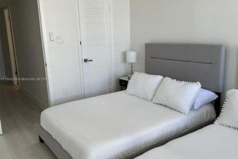 Снять в аренду кондоминиум в Авентура, Флорида 2 спальни, 145.39м2, № 1957372 - фото 10