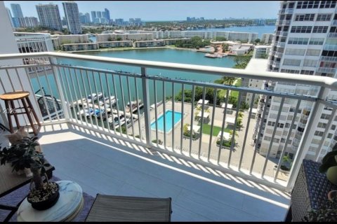 Снять в аренду кондоминиум в Авентура, Флорида 2 спальни, 145.39м2, № 1957372 - фото 15