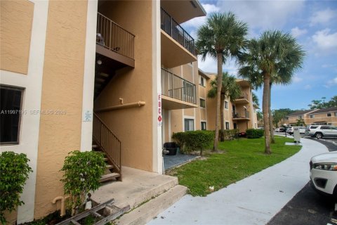 Apartment in Pembroke Pines, Florida 2 bedrooms, 94.39 sq.m. № 2076111 - photo 18