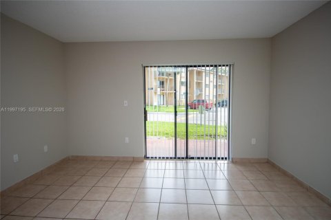 Apartment in Pembroke Pines, Florida 2 bedrooms, 94.39 sq.m. № 2076111 - photo 5