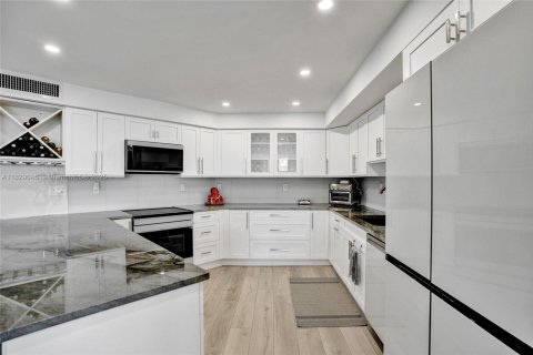 Copropriété à louer à Pompano Beach, Floride: 2 chambres, 152.73 m2 № 1939551 - photo 30
