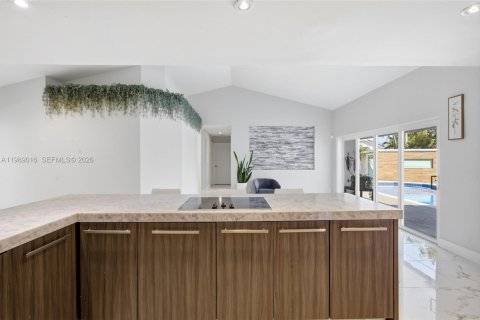 House in Sunrise, Florida 3 bedrooms, 167.87 sq.m. № 2062368 - photo 26