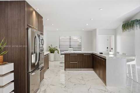 House in Sunrise, Florida 3 bedrooms, 167.87 sq.m. № 2062368 - photo 28