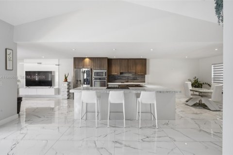 House in Sunrise, Florida 3 bedrooms, 167.87 sq.m. № 2062368 - photo 7