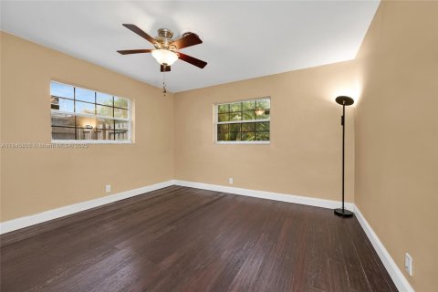Casa en venta en Oakland Park, Florida, 3 dormitorios, 108.7 m2 № 1846179 - foto 20
