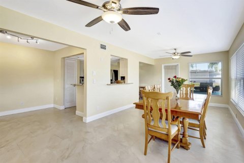 Casa en venta en Port St. Lucie, Florida, 3 dormitorios, 142.7 m2 № 2180434 - foto 11