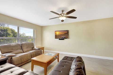 Casa en venta en Port St. Lucie, Florida, 3 dormitorios, 142.7 m2 № 2180434 - foto 7