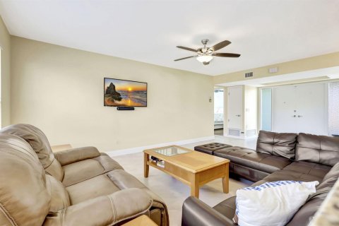 Casa en venta en Port St. Lucie, Florida, 3 dormitorios, 142.7 m2 № 2180434 - foto 9
