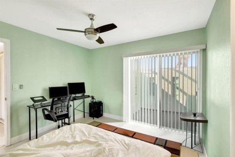 Casa en venta en Port St. Lucie, Florida, 3 dormitorios, 142.7 m2 № 2180434 - foto 28