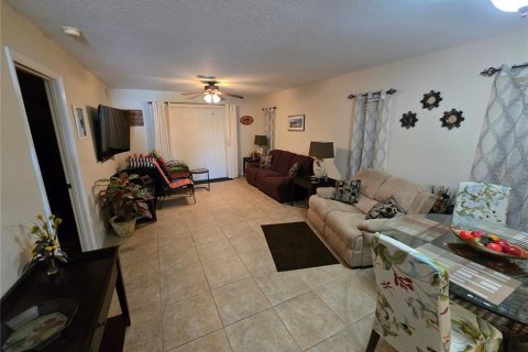 Villa ou maison à louer à Punta Gorda, Floride: 2 chambres, 111.2 m2 № 2436800 - photo 2