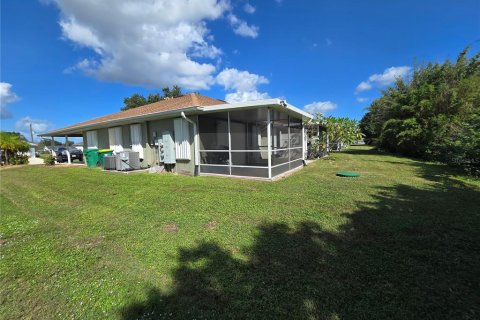 Villa ou maison à louer à Punta Gorda, Floride: 2 chambres, 111.2 m2 № 2436800 - photo 17