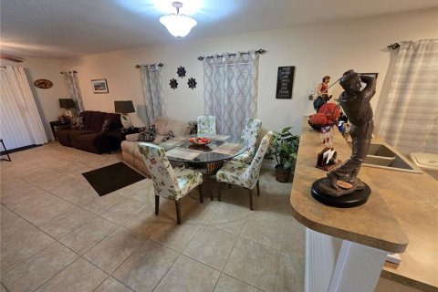Villa ou maison à louer à Punta Gorda, Floride: 2 chambres, 111.2 m2 № 2436800 - photo 3