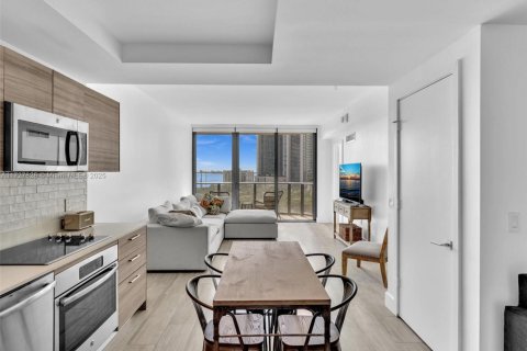 Condominio en alquiler en Miami, Florida, 1 dormitorio, 67.35 m2 № 1959020 - foto 13