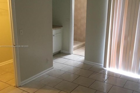 Adosado en venta en Sunrise, Florida, 3 dormitorios, 118.54 m2 № 2035702 - foto 3