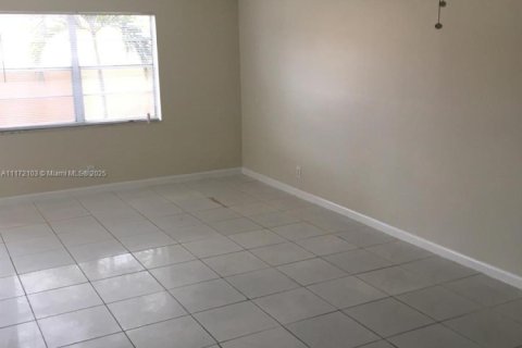 Townhouse in Sunrise, Florida 3 bedrooms, 118.54 sq.m. № 2035702