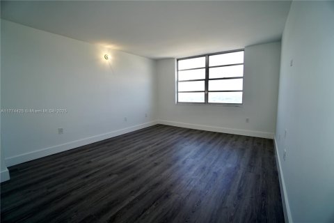 Copropriété à vendre à Aventura, Floride: 2 chambres, 99.68 m2 № 1726299 - photo 9