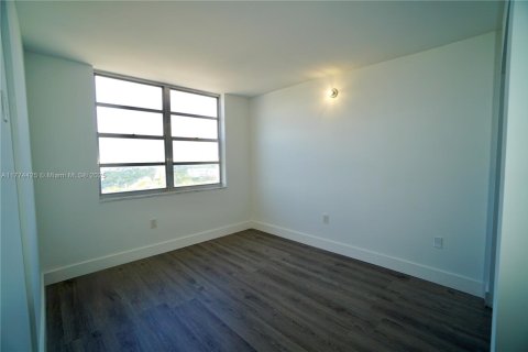Copropriété à vendre à Aventura, Floride: 2 chambres, 99.68 m2 № 1726299 - photo 11