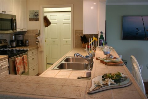 Купить кондоминиум в Ки-Ларго, Флорида 2 спальни, 119.1м2, № 2009614 - фото 20