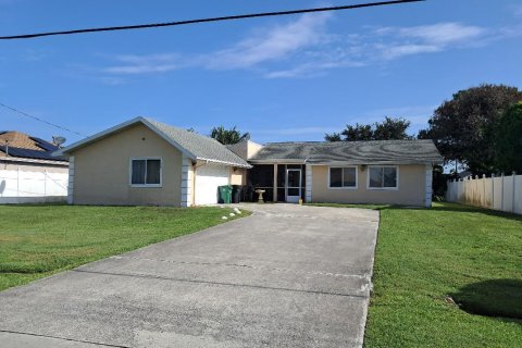 House in Port St. Lucie, Florida 3 bedrooms, 177.81 sq.m. № 2244048