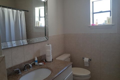 House in Port St. Lucie, Florida 3 bedrooms, 177.81 sq.m. № 2244048 - photo 10