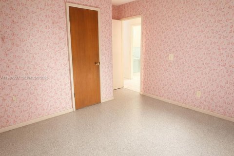 House in Lauderhill, Florida 3 bedrooms, 98.48 sq.m. № 2051622 - photo 5