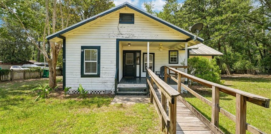 House in Alachua, Florida 3 bedrooms, 95.5 sq.m. № 2228301