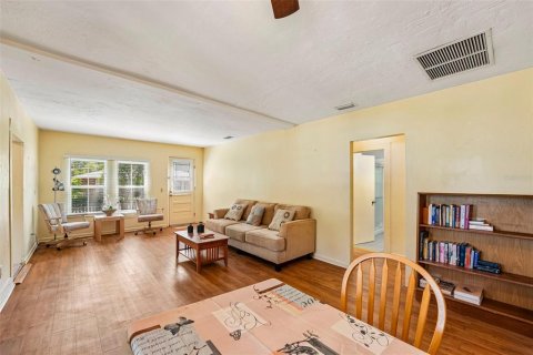 House in Alachua, Florida 3 bedrooms, 95.5 sq.m. № 2228301 - photo 6