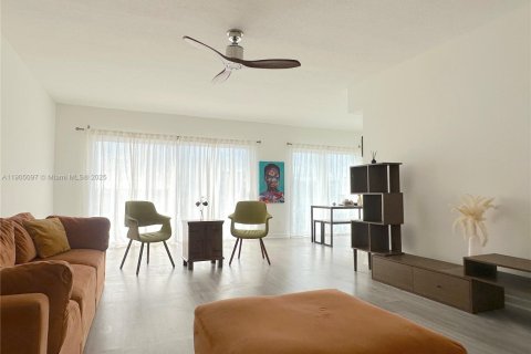 Снять в аренду кондоминиум в Бей-Харбор-Айлендс, Флорида 1 спальня, 86.31м2, № 1964522 - фото 6