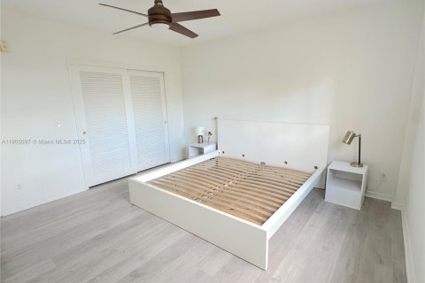 Снять в аренду кондоминиум в Бей-Харбор-Айлендс, Флорида 1 спальня, 86.31м2, № 1964522 - фото 19