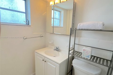 Снять в аренду кондоминиум в Бей-Харбор-Айлендс, Флорида 1 спальня, 86.31м2, № 1964522 - фото 16