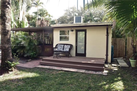 House in Hollywood, Florida 3 bedrooms, 81.2 sq.m. № 1812152 - photo 5