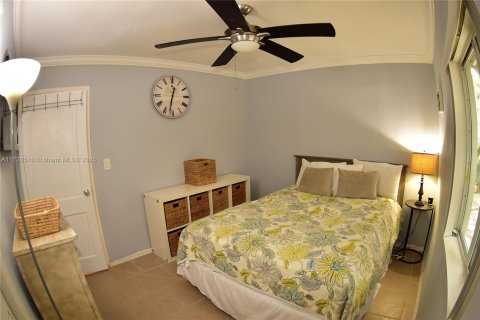 House in Hollywood, Florida 3 bedrooms, 81.2 sq.m. № 1812152 - photo 23