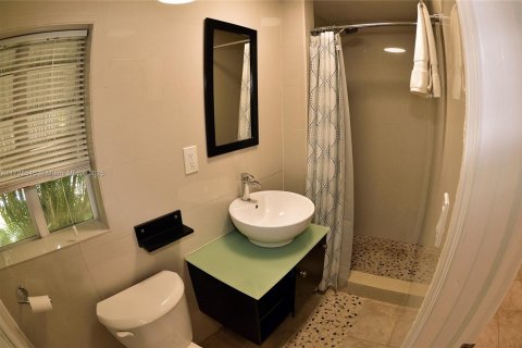 House in Hollywood, Florida 3 bedrooms, 81.2 sq.m. № 1812152 - photo 28
