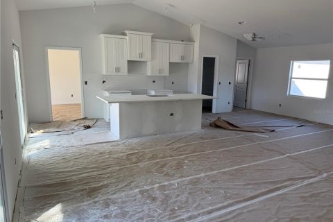 House in Port Charlotte, Florida 3 bedrooms, 139.63 sq.m. № 2106349 - photo 4