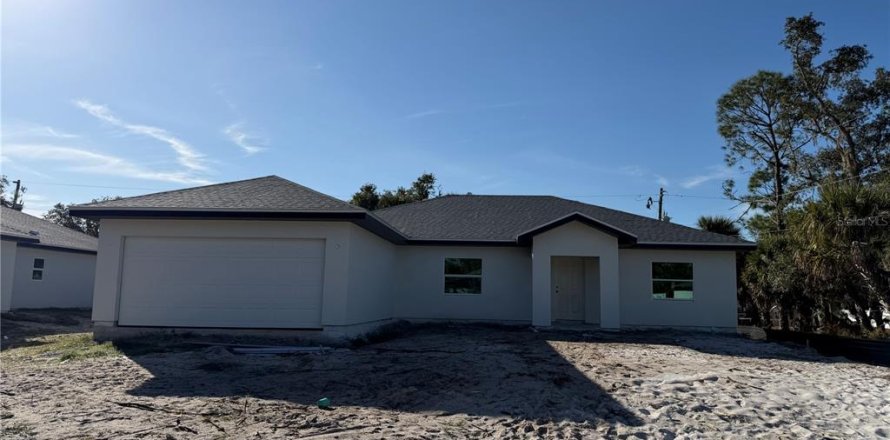 House in Port Charlotte, Florida 3 bedrooms, 139.63 sq.m. № 2106349