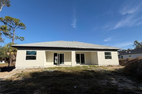 House in Port Charlotte, Florida 3 bedrooms, 139.63 sq.m. № 2106349 - photo 24