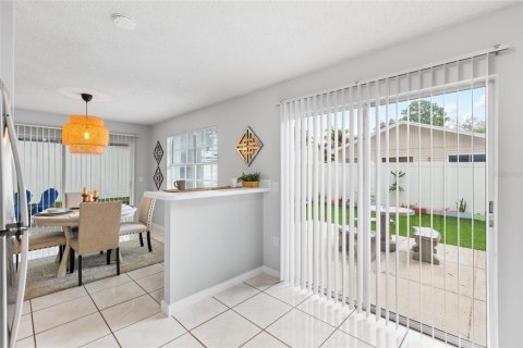 House in Temple Terrace, Florida 3 bedrooms, 146.41 sq.m. № 2137099 - photo 14