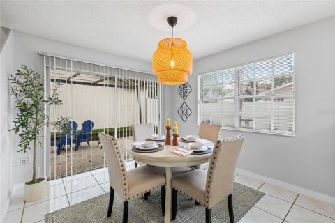 House in Temple Terrace, Florida 3 bedrooms, 146.41 sq.m. № 2137099 - photo 9