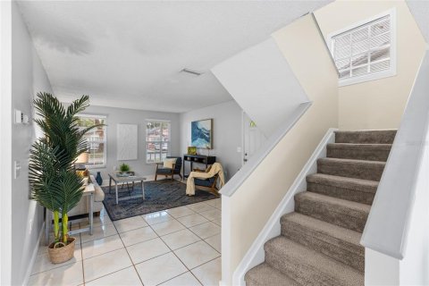 House in Temple Terrace, Florida 3 bedrooms, 146.41 sq.m. № 2137099 - photo 16