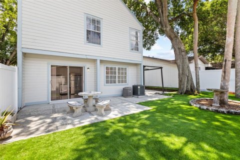 House in Temple Terrace, Florida 3 bedrooms, 146.41 sq.m. № 2137099 - photo 26