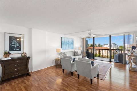Condominio en venta en Clearwater, Florida, 2 dormitorios, 120.77 m2 № 1826556 - foto 3