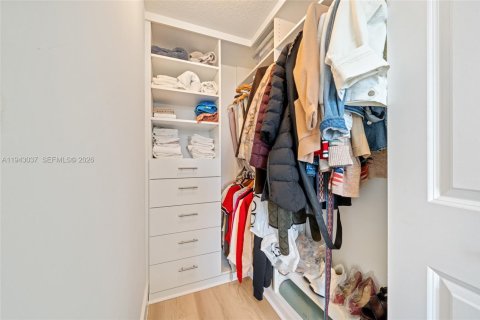 Townhouse in Doral, Florida 3 bedrooms, 179.21 sq.m. № 2002298 - photo 29