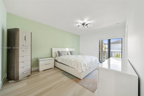 Townhouse in Doral, Florida 3 bedrooms, 179.21 sq.m. № 2002298 - photo 17