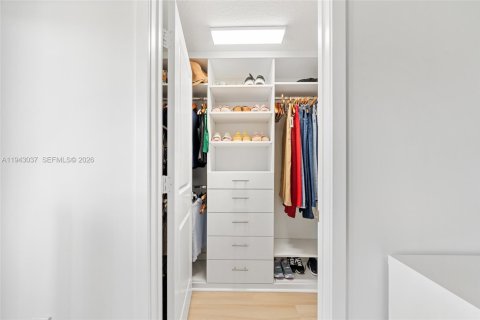 Townhouse in Doral, Florida 3 bedrooms, 179.21 sq.m. № 2002298 - photo 19