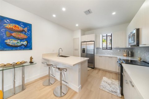 Townhouse in Doral, Florida 3 bedrooms, 179.21 sq.m. № 2002298 - photo 10