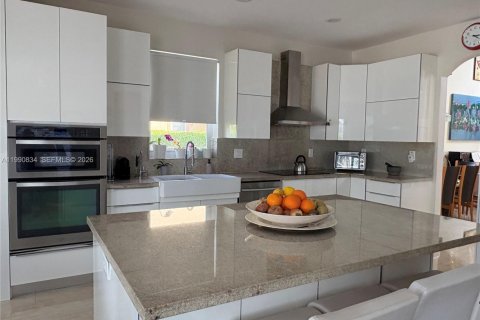 Casa en venta en Pembroke Pines, Florida, 4 dormitorios, 305.09 m2 № 2052571 - foto 8