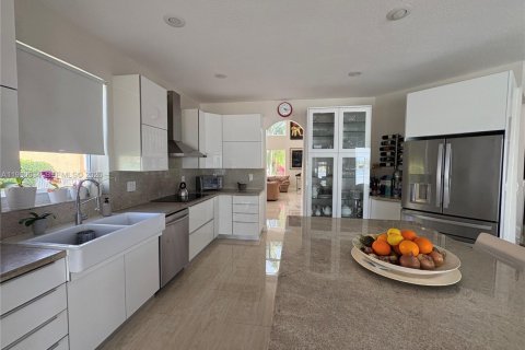 Casa en venta en Pembroke Pines, Florida, 4 dormitorios, 305.09 m2 № 2052571 - foto 12